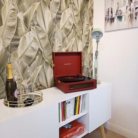 Ai Castelli Apartment - Locazione Turistica Cin It58060C2Fhnreg9A Colonna Exterior photo